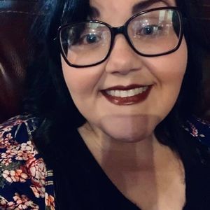 Meet your Posher, Laci